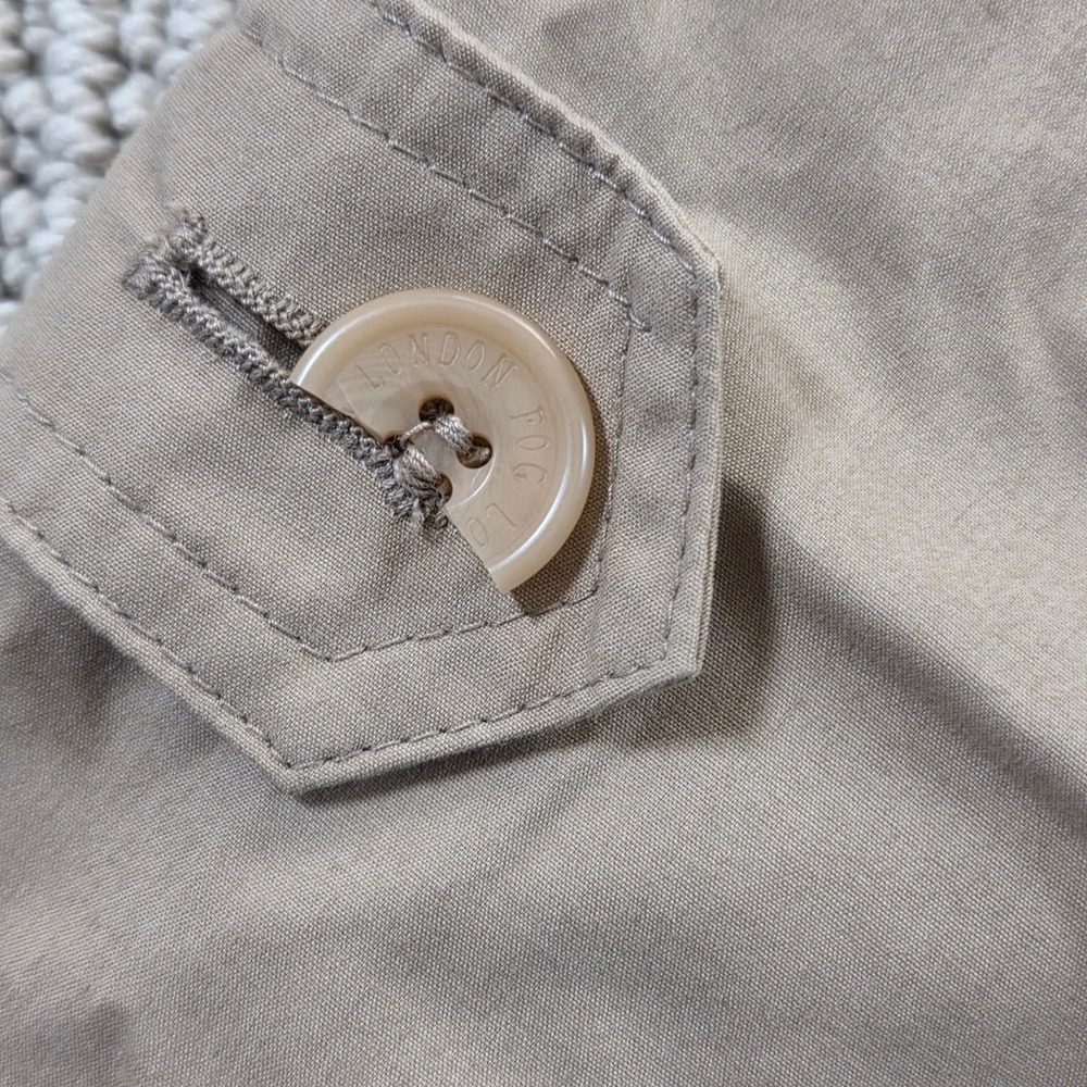 London Fog Trench Coat Womens Size 8 Pet Beige Long Classic Rain Coat * READ‎ - Picture 8 of 8